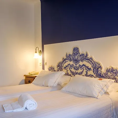 Charming & Dom Manuel I Adults Only