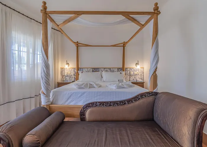 Charming & Dom Manuel I Adults Only