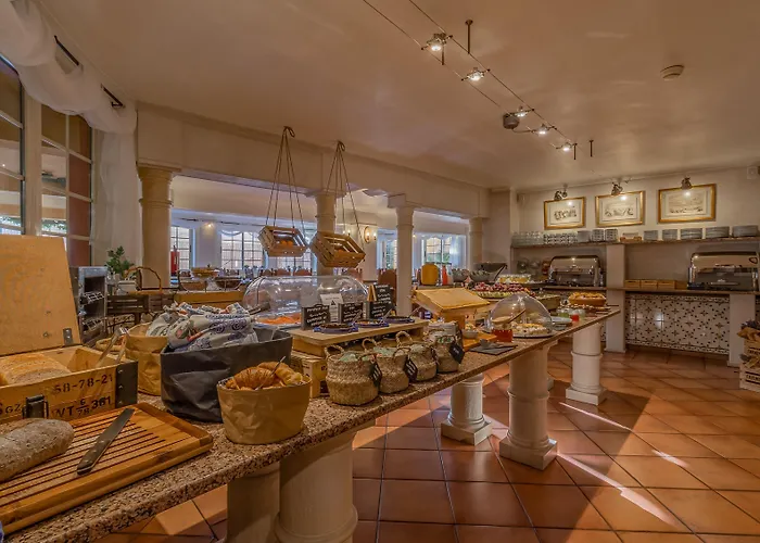 Charming & Dom Manuel I Adults Only