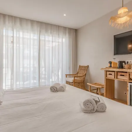 Maison d'hôtes Charming & Dom Manuel I Adults Only