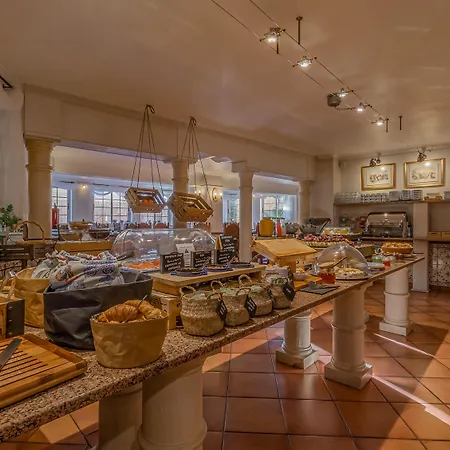 Charming & Dom Manuel I Adults Only